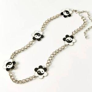 𝅺URBAN Outfitters Yin Yang Flower Chain Belt